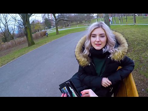 ❤️ Para için bir yabancının sıcak boşalmasını yutar - parkta Eva Elfie tarafından oral seks ☑ Porno bizde ﹏